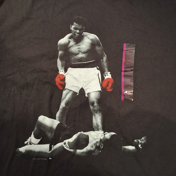 Black Muhammad Ali shirt multiple sizes - Picture 3 of 6
